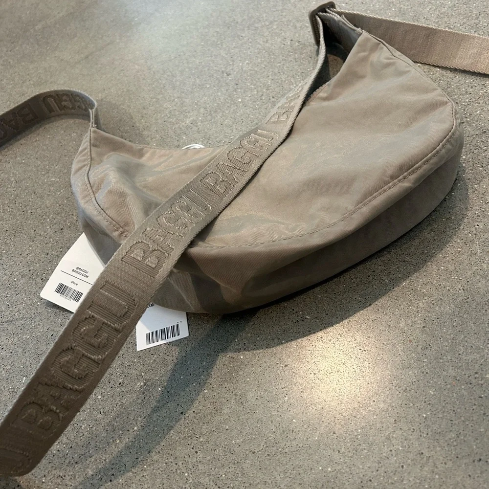 BAGGU Dove Nylon Crossbody Bag - Picture 2 of 4
